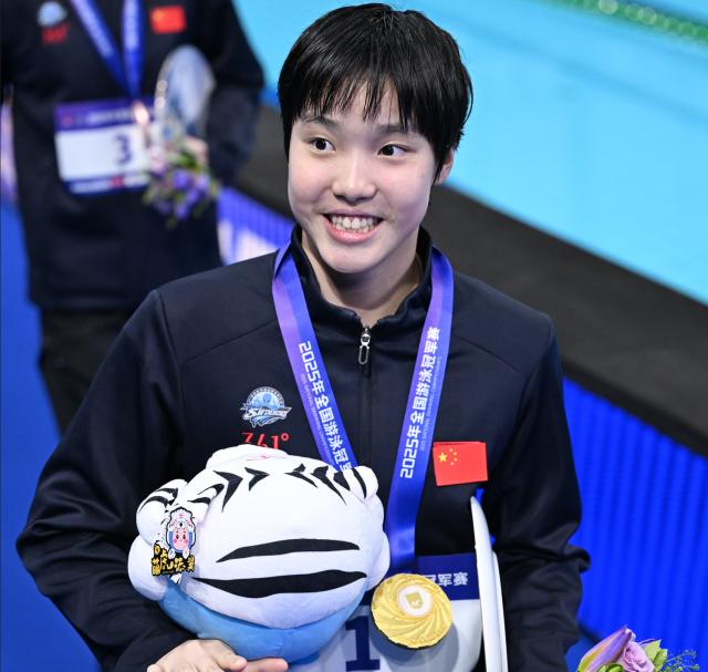 开云官网-两位“小孩姐”加速度成长 中国游泳希望与困难同在