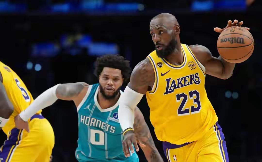 开云-湖人溃败黄蜂暴露致命短板，火箭遇强则弱，勇士逆境翻盘显韧性