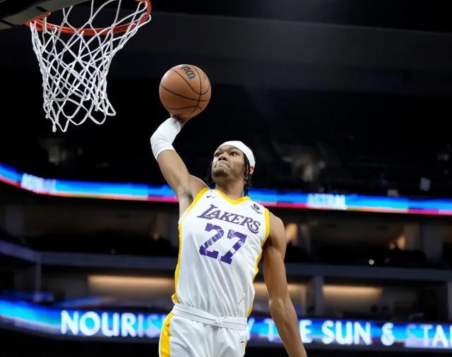 开云官网-裁掉神射手！湖人签场均2.6分落选秀 佩总小赌捡漏