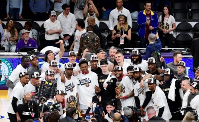 开云体育-命运反转！浓眉替身离开湖人或躺冠 首发场均14+8