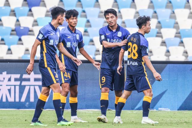 开云体育下载-【2022中超总结之广州城】扛着困难上演奇迹逆袭