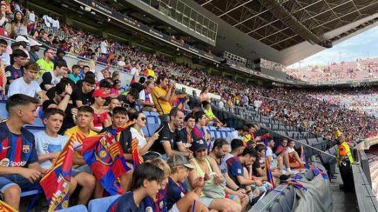 开云-巴萨为莱万举办加盟亮相仪式 超5万球迷入场