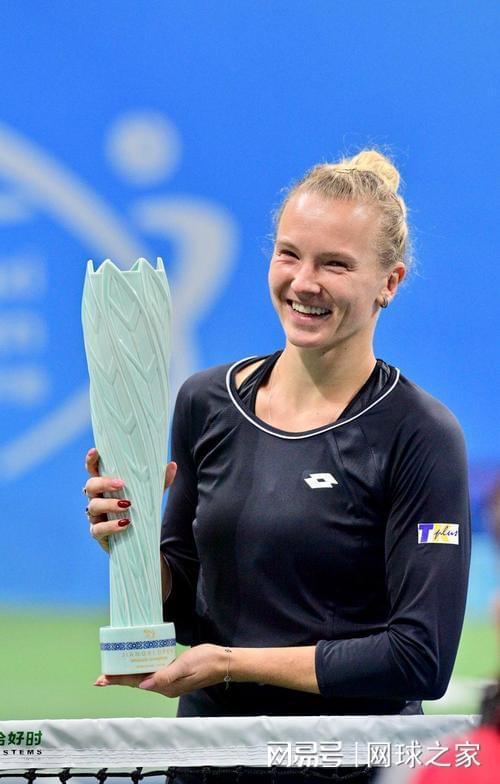 开云体育下载-先失一盘又何妨！西尼亚科娃接连三场逆转取得职业生涯新突破